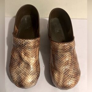 SANITA Women's Professional Work Clog Shoe Snake Print Brown US 9.5 EU 40
